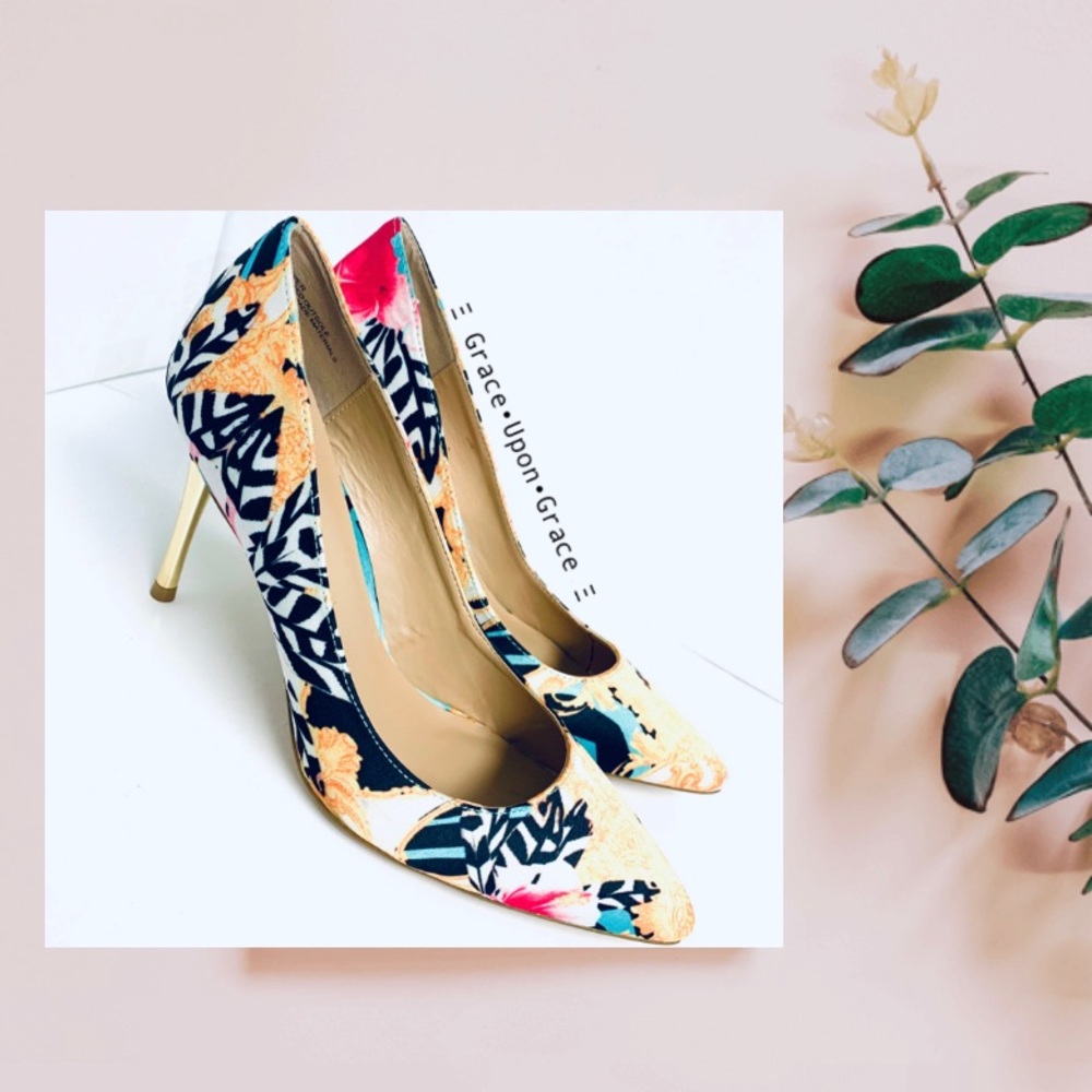 THALIA SODI Floral Print Heels